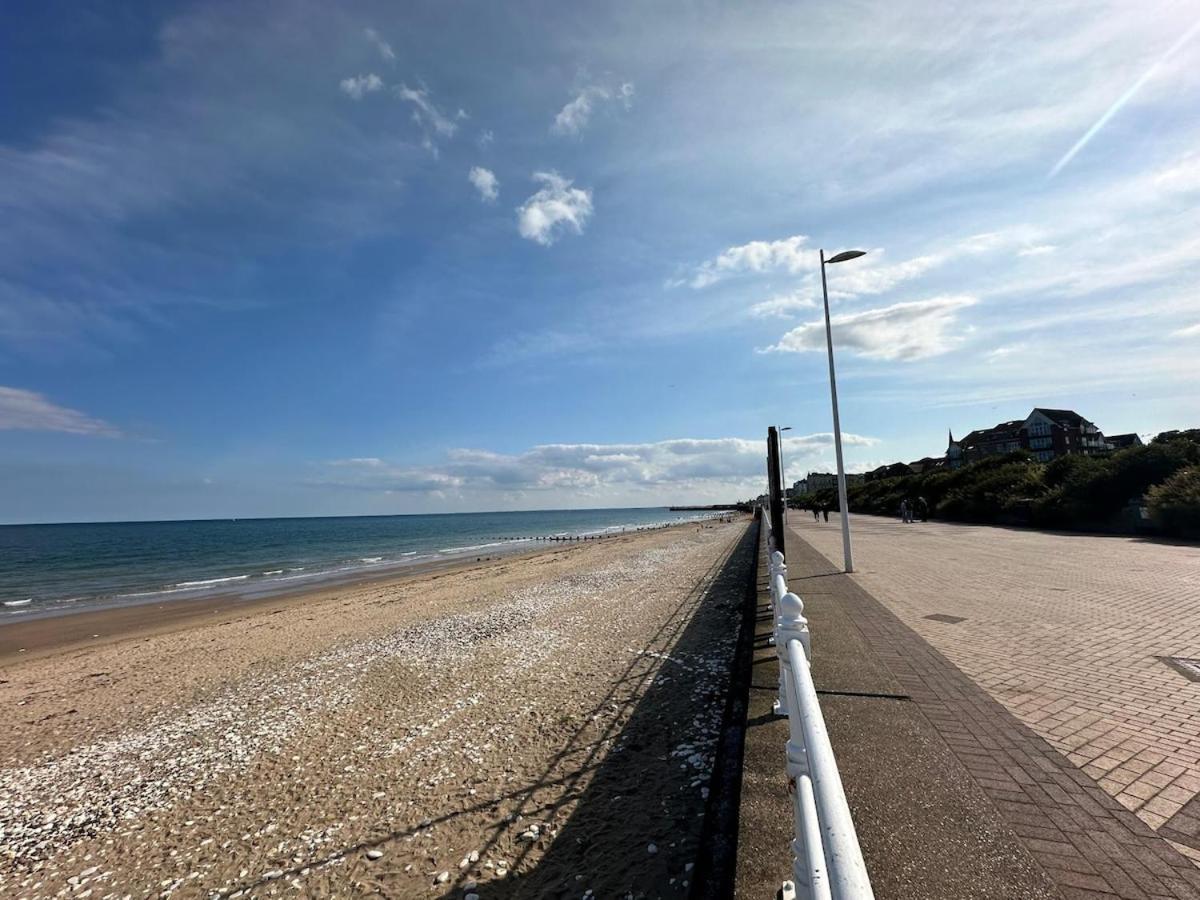 Marine View - Dog Friendly Apartment 500Ft From Beach Bridlington Eksteriør billede